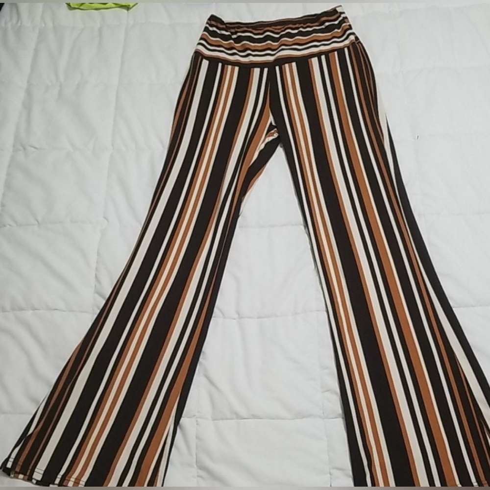 Set of Four Boho Pants ✌🏾🌼 - Picture 5 of 10